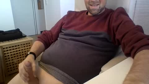 Snapshot of niceguydate chatting on February 19, 2025, 12:22 pm niceguydate online show from February 19, 2025, 12:22 pm