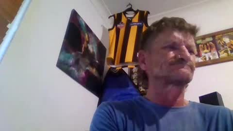 Sexiishaine online show from April 17, 2026, 8:28 am