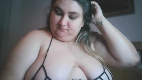 Nicholle online show from January 20, 2025, 2:32 am