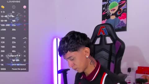 Snapshot of nick_greey chatting on December 8, 2024, 5:18 am Frank online show from December 8, 2024, 5:18 am