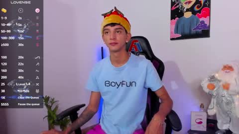 Snapshot of nick_greey chatting on December 18, 2024, 11:30 pm Frank online show from December 18, 2024, 11:30 pm