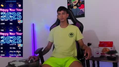 Snapshot of nick_greey chatting on January 3, 2025, 6:14 pm Frank online show from January 3, 2025, 6:14 pm