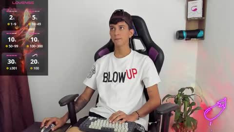 Snapshot of nick_greey chatting on September 19, 2025, 11:16 pm Frank online show from September 19, 2025, 11:16 pm