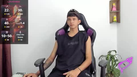 Snapshot of nick_greey chatting on September 20, 2025, 9:49 pm Frank online show from September 20, 2025, 9:49 pm