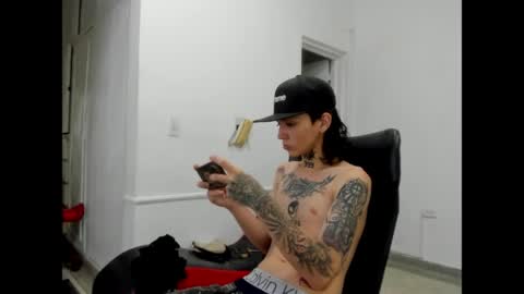 Snapshot of nick_straightboy chatting on April 21, 2026, 9:39 pm Nick online show from April 21, 2026, 9:39 pm