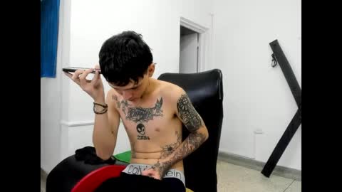 Snapshot of nick_straightboy chatting on April 26, 2026, 10:07 pm Nick online show from April 26, 2026, 10:07 pm