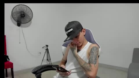 Snapshot of nick_straightboy chatting on May 16, 2026, 5:37 am Nick online show from May 16, 2026, 5:37 am
