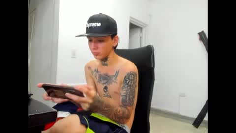 Snapshot of nick_straightboy chatting on May 27, 2026, 5:48 am Nick online show from May 27, 2026, 5:48 am