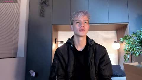 Nick  online show from December 18, 2025, 12:00 pm