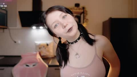 nickari_x online show from April 10, 2026, 5:56 am