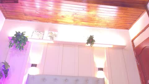 Your baby Nicol  online show from December 20, 2025, 1:18 pm