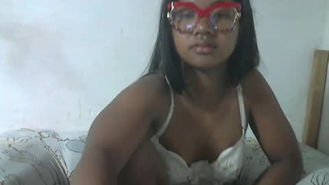 Snapshot of nickiqqyuu chatting on June 18, 2026, 12:22 am nickiqqyuu online show from June 18, 2026, 12:22 am