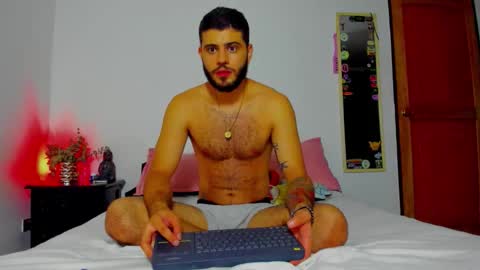 Nick  Mia  online show from December 4, 2025, 2:32 am