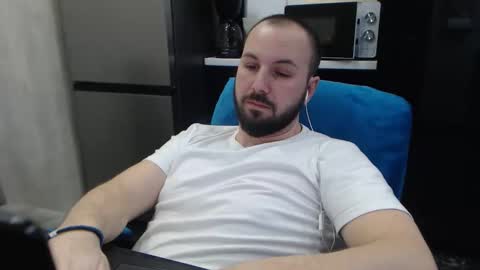 Julian online show from February 3, 2026, 10:59 pm