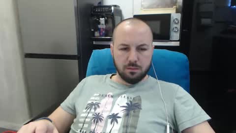 Julian online show from March 12, 2026, 11:33 pm