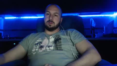 Julian online show from April 8, 2026, 10:21 pm