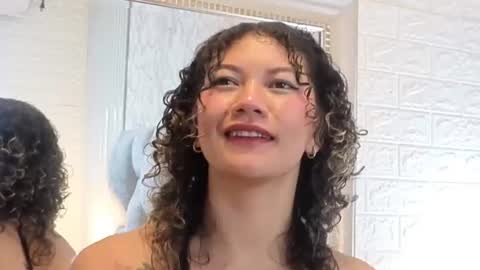 nickollsaenz online show from June 10, 2026, 4:01 am