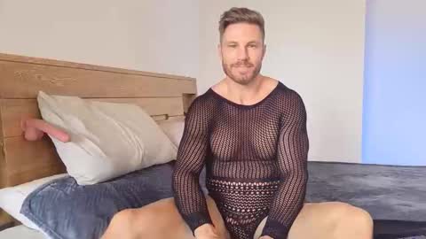 Snapshot of nickriverzxo chatting on June 10, 2026, 5:23 pm nickriverzxo online show from June 10, 2026, 5:23 pm