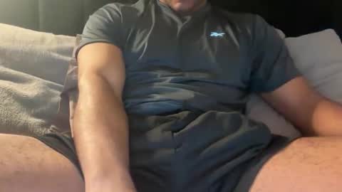 Snapshot of nickstrong213 chatting on February 3, 2026, 6:00 am nickstrong213 online show from February 3, 2026, 6:00 am