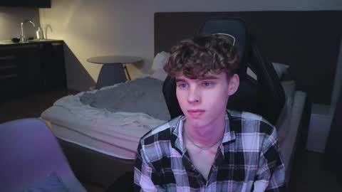 Nicki  Danny online show from October 10, 2025, 5:34 pm