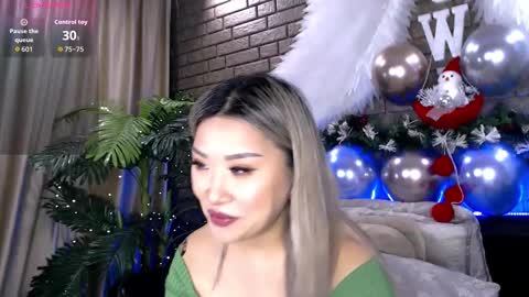 Snapshot of nicky_owl chatting on December 21, 2025, 12:12 pm Today is my 41st birthday And in 2 hours Im waiting for you on the stream Stock up on tokens and a good mood Nicky online show from December 21, 2025, 12:12 pm