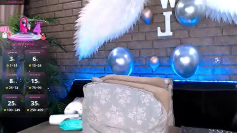 Snapshot of nicky_owl chatting on February 15, 2026, 2:03 pm Today is my 41st birthday And in 2 hours Im waiting for you on the stream Stock up on tokens and a good mood Nicky online show from February 15, 2026, 2:03 pm