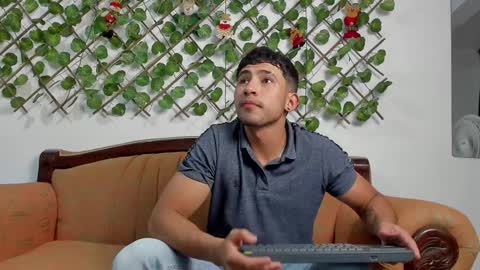 nicky online show from December 11, 2024, 10:27 pm