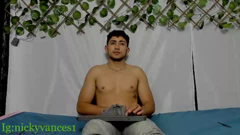 nicky online show from October 3, 2025, 8:50 pm