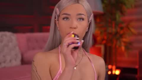 Nicky online show from November 6, 2025, 7:04 pm