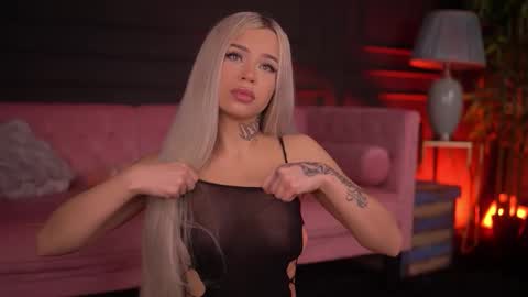 Nicky online show from November 23, 2025, 7:13 pm