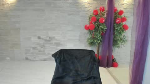 NickyStarr7 online show from April 13, 2026, 7:19 pm