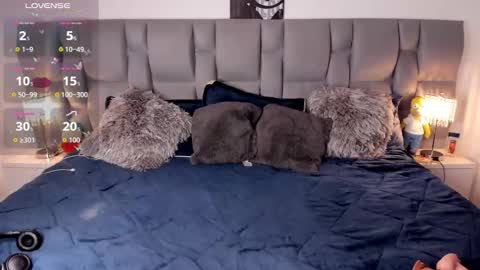 Snapshot of nickytouse chatting on December 5, 2025, 1:03 am Nicky online show from December 5, 2025, 1:03 am