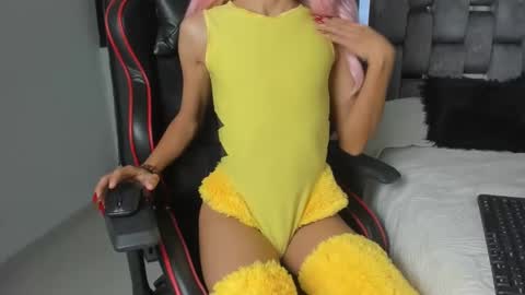 Snapshot of nico_bunny1 chatting on December 7, 2024, 4:09 am Nicols online show from December 7, 2024, 4:09 am