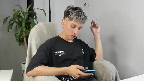 Nico  online show from November 16, 2025, 6:52 am