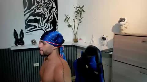 nico_viper online show from December 15, 2025, 2:27 am