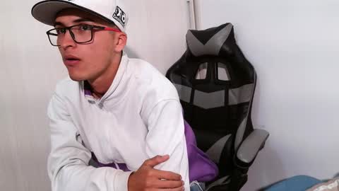 nico_viper_1 online show from January 14, 2026, 3:23 am