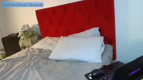 Snapshot of nicodavis chatting on May 18, 2026, 4:07 am nicodavis online show from May 18, 2026, 4:07 am