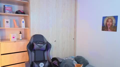 Snapshot of nicoisonline chatting on September 8, 2025, 8:30 pm Nicolas online show from September 8, 2025, 8:30 pm