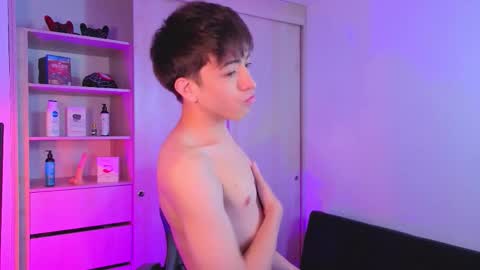 Snapshot of nicoisonline chatting on September 17, 2025, 8:10 pm Nicolas online show from September 17, 2025, 8:10 pm