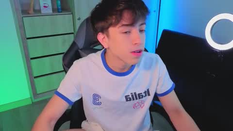 Snapshot of nicoisonline chatting on October 9, 2025, 8:18 pm Nicolas online show from October 9, 2025, 8:18 pm