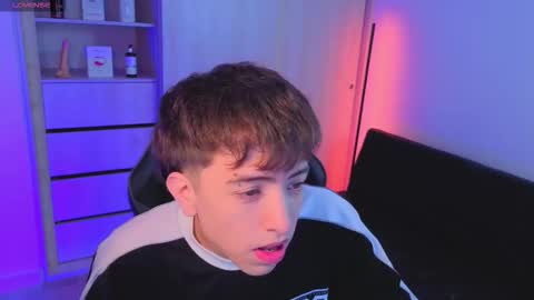 Snapshot of nicoisonline chatting on October 22, 2025, 8:08 pm Nicolas online show from October 22, 2025, 8:08 pm