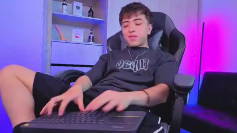 Snapshot of nicoisonline chatting on October 29, 2025, 8:10 pm Nicolas online show from October 29, 2025, 8:10 pm