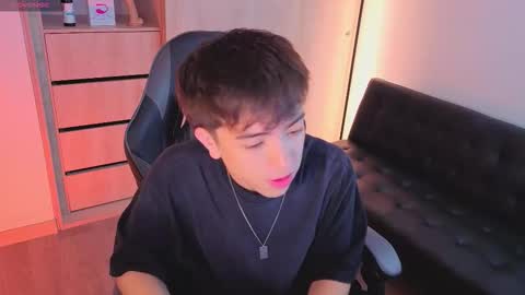 Snapshot of nicoisonline chatting on November 4, 2025, 8:08 pm Nicolas online show from November 4, 2025, 8:08 pm