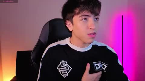 Snapshot of nicoisonline chatting on December 1, 2025, 8:03 pm Nicolas online show from December 1, 2025, 8:03 pm