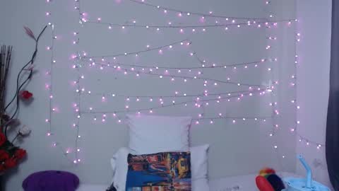 Snapshot of nicol_love0 chatting on February 13, 2025, 6:05 pm Nicol online show from February 13, 2025, 6:05 pm