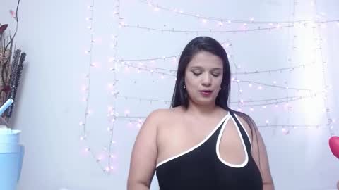 Snapshot of nicol_love0 chatting on March 12, 2025, 5:28 pm Nicol online show from March 12, 2025, 5:28 pm