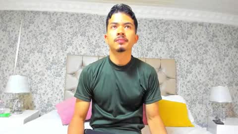 Snapshot of nicolaikarav chatting on November 26, 2025, 10:05 am Nicolai online show from November 26, 2025, 10:05 am