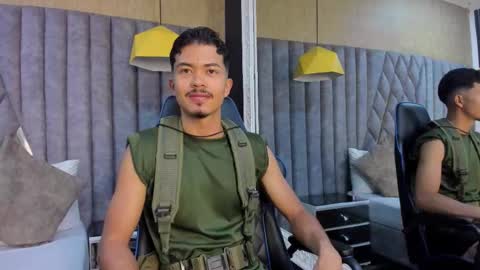 Snapshot of nicolaikarav chatting on November 30, 2025, 11:47 am Nicolai online show from November 30, 2025, 11:47 am