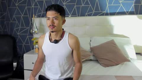 Snapshot of nicolaikarav chatting on December 5, 2025, 12:03 pm Nicolai online show from December 5, 2025, 12:03 pm