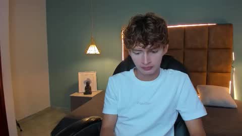 Snapshot of nicolasferrer18 chatting on November 5, 2025, 7:25 pm nicolasferrer18 online show from November 5, 2025, 7:25 pm